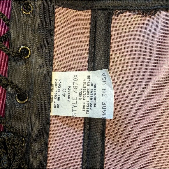 Women's NWT Empire Intimates Fuschia Lace Up Corset, Size 40 - Picture 7 of 7